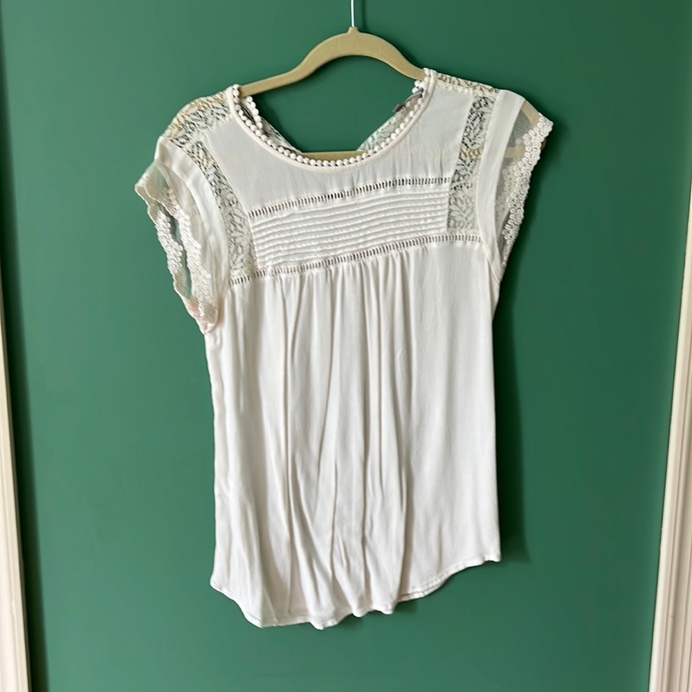 Daniel Rainn, lightweight linen shirt with lace details, size medium